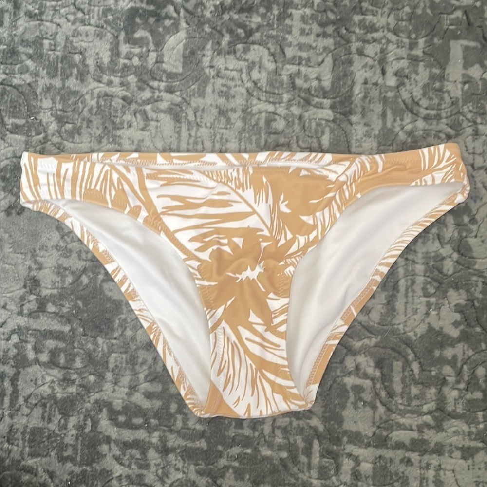5/$25 🌟 Madewell Tan and White Bikini Bottom